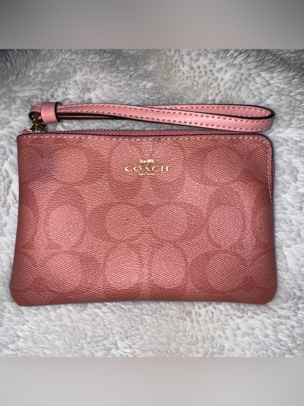 New Coach Corner Zip Wristlet In Signature Canvas, Dusty Pink